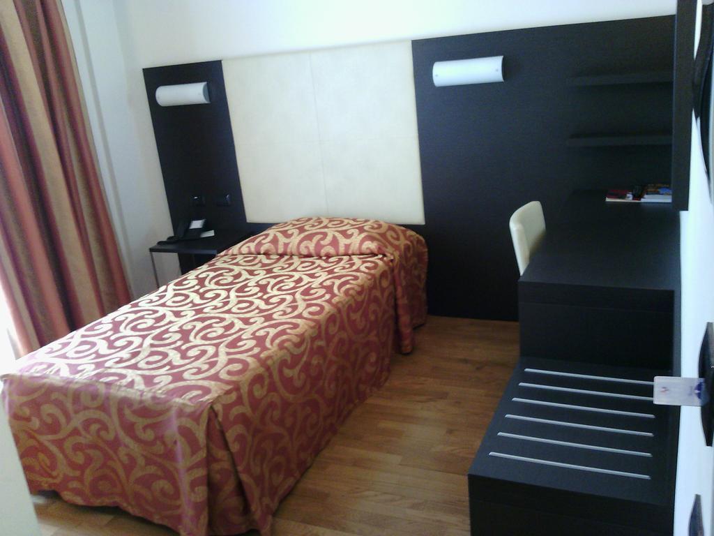 Elysium Hotel Raya Mediglia Ngoại thất bức ảnh