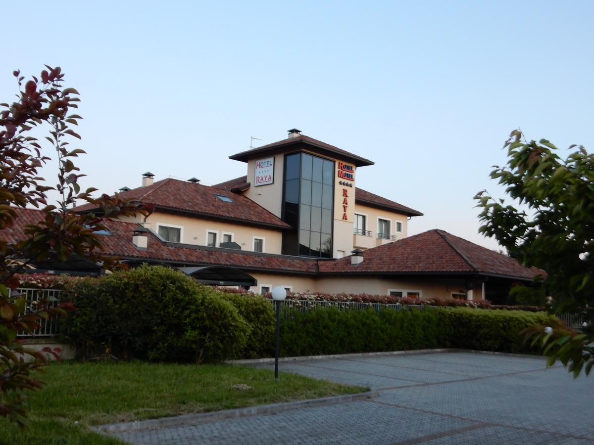 Elysium Hotel Raya Mediglia Ngoại thất bức ảnh